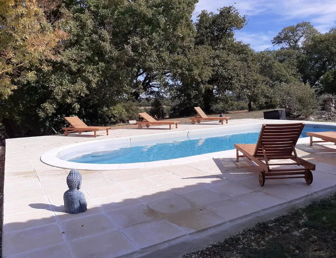 Gîte en pleine nature, A la douceur des Chênes Maubec  Hébergement de vacances